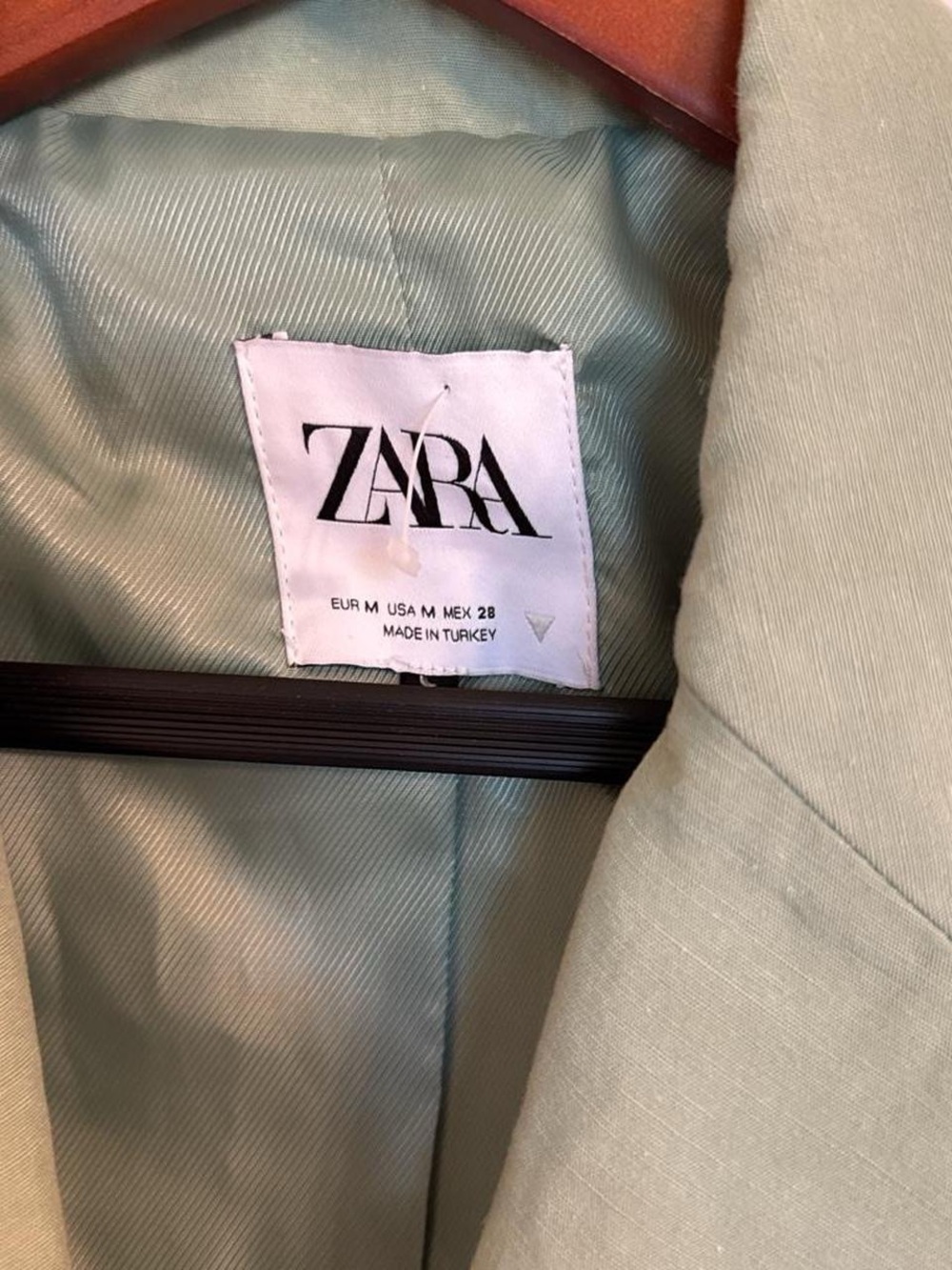 Zara Short-Sleeve Cropped Blazer in mint - Picture 3 of 5